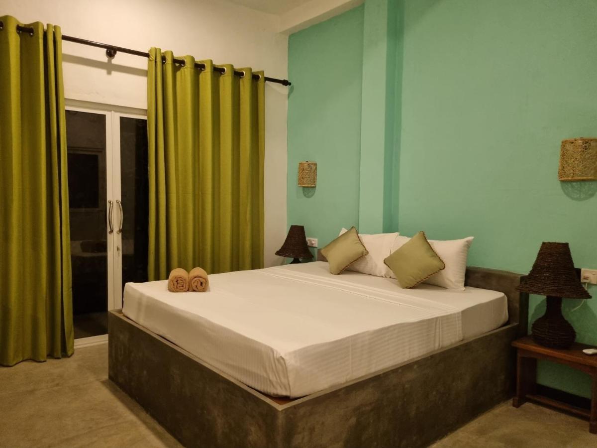 H&C Heaven Beach Hotel Unawatuna Esterno foto