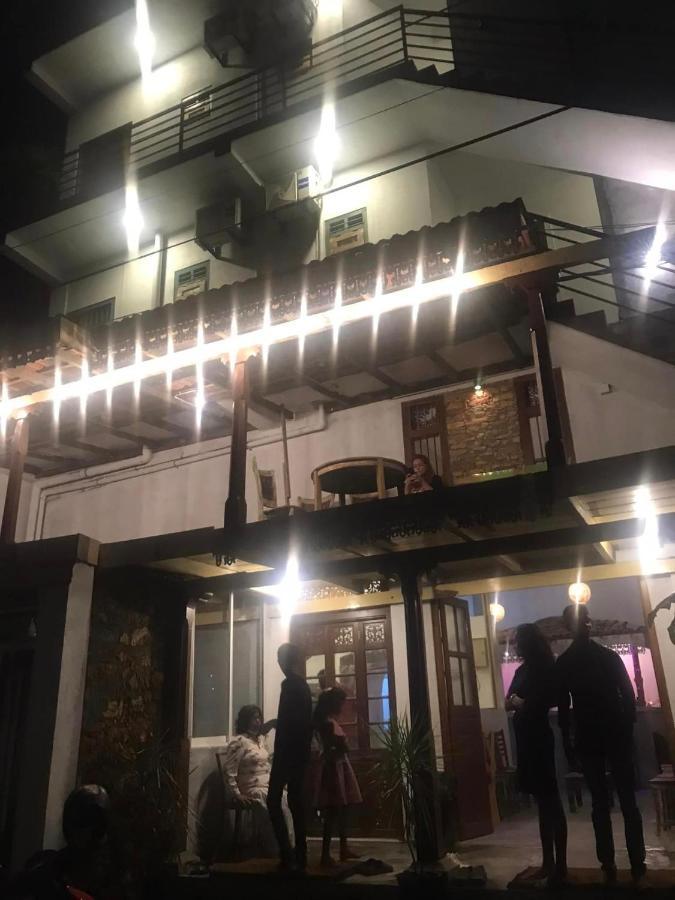 H&C Heaven Beach Hotel Unawatuna Esterno foto
